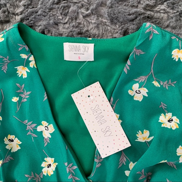 Sienna sky floral dress size S - Picture 4 of 8